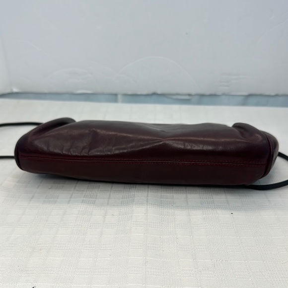 Salvatore Ferragamo Burgundy leather Shoulder Bag - Picture 6 of 12